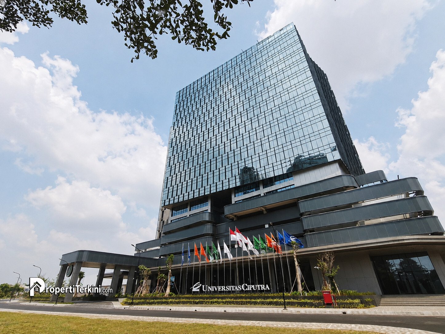 Gedung Universitas Ciputra Jakarta yang menjadi pilihan William Robert untuk mengembangkan karier dan bisnis