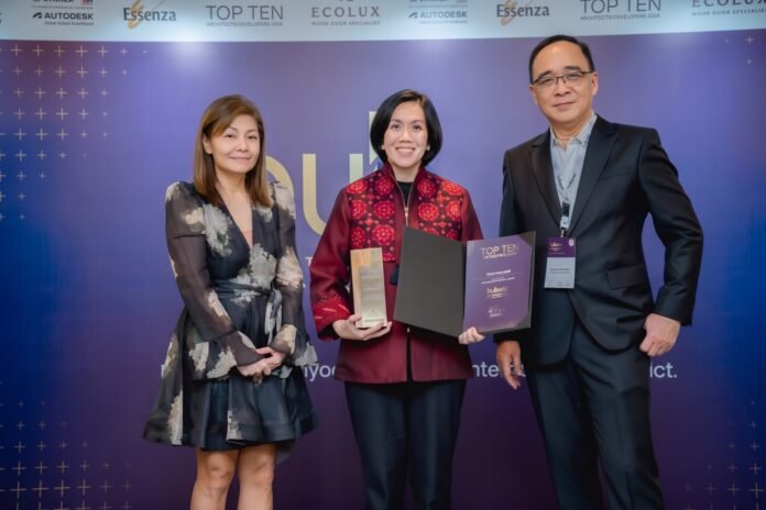 Sinar Mas Land menerima Top 10 Developers Award 2026 dalam Hubexo Asia Awards 2026