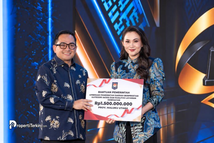 gubernur-maluku-utara-sherly-tjoanda-terima-insentif-program-3-juta-rumah-2026.jpg Gubernur Maluku Utara Sherly Tjoanda menerima penghargaan dan insentif pemerintah dalam ajang Apresiasi Pemerintah Daerah Berprestasi Program 3 Juta Rumah 2026.