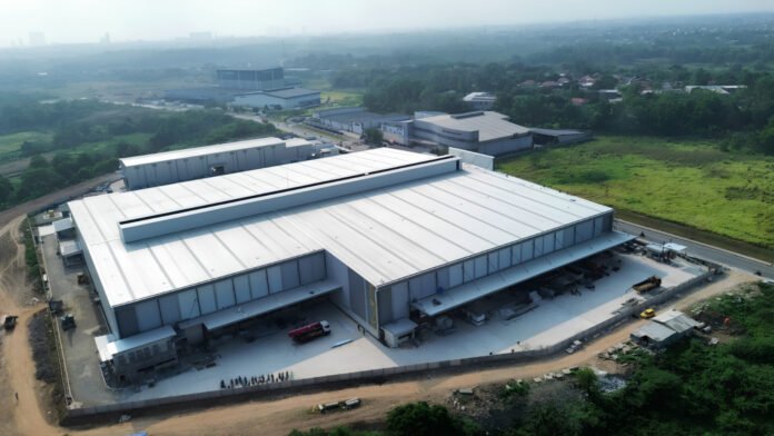 gudang logistik mmp cibitung Tampak udara gedung gudang logistik MMP Cibitung Blok H Warehouse di kawasan industri MM2100