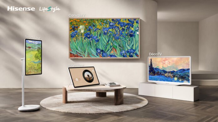 Tampilan lini Hisense Lifestyle Series yang menampilkan layar portabel Hisense RoamView, CanvasTV, dan DécoTV dalam ruangan interior modern.