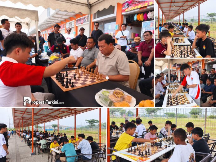 Bupati Kabupaten Tangerang Moch. Maesyal Rasyid dan FIDE Master Reynard Kristopher bertanding dalam Turnamen Catur Paramount Petals.