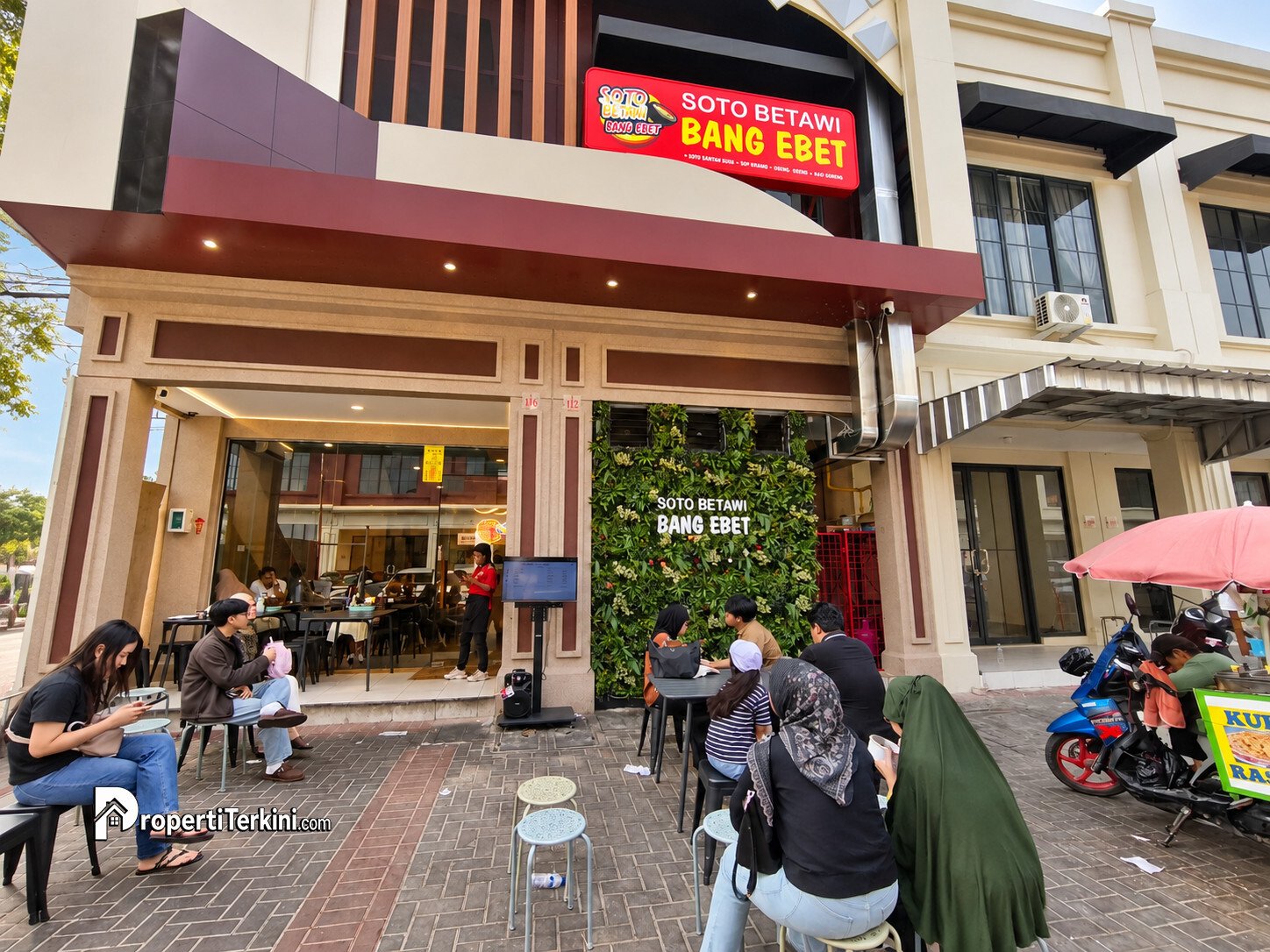 Soto Betawi Bang Ebet di kawasan Grand Boulevard Aniva Gading Serpong