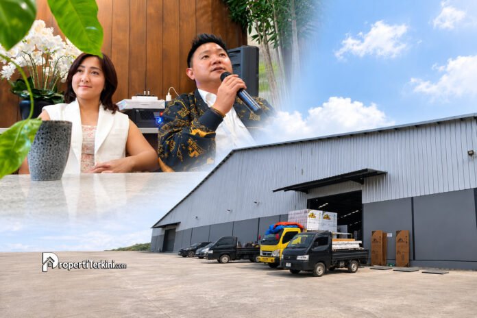 Kolase foto Joni Effendi CEO PT JBS Perkasa Sylvia Tina dan area pabrik pintu baja FORTRESS MFG Curug Tangerang