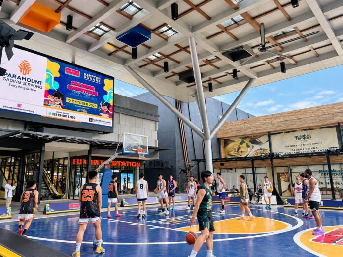 Hampton Square Paramount Gading Serpong menjadi lokasi kompetisi basket 3 on 3 dalam perayaan anniversary pertama.
