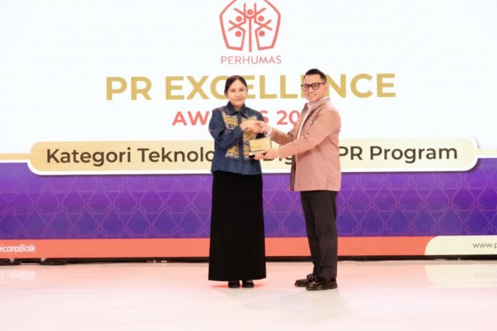 sinar mas land raih pr excellence awards 2026 melalui smlvc Quinta Binar Resista menerima penghargaan PR Excellence Awards 2026 melalui program Sinar Mas Land Video Competition