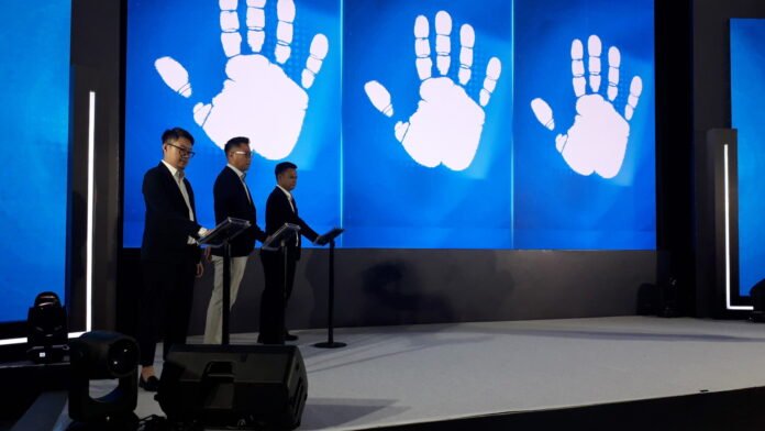 Foto PT-4 Midea Perkuat Pasar Indonesia, Inovasi Teknologi AI.