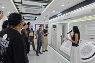 Presentasi teknologi pendingin udara Bespoke AI WindFree Pro dan sistem HVAC Samsung di Samsung Business Experience Studio Hanoi
