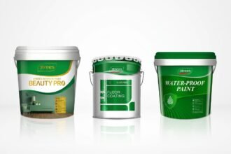 Tiga produk solusi pelapis bangunan ramah lingkungan dari 3TREES, meliputi cat interior Beauty Pro, cat lantai, dan cat kedap air, dalam kemasan ember berwarna hijau dan putih.