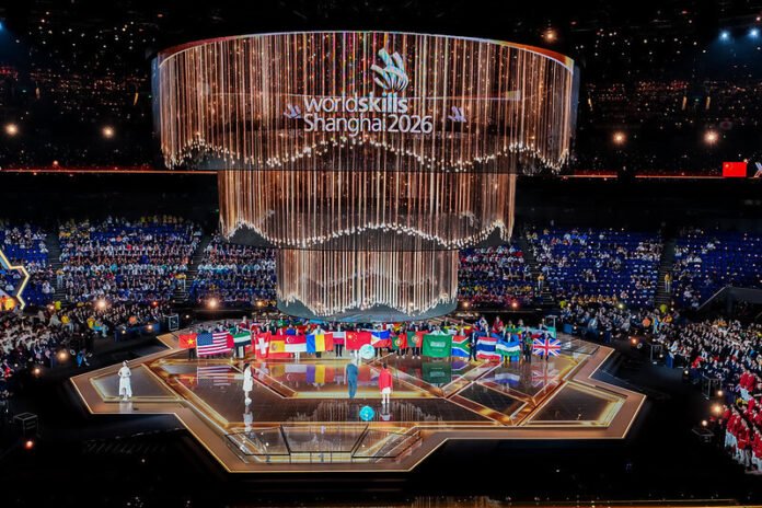 lixil perkuat tenaga kerja terampil global worldskills shanghai 2026 Kemegahan panggung pembukaan WorldSkills Shanghai 2026 yang menunjukkan komitmen LIXIL perkuat tenaga kerja terampil global.