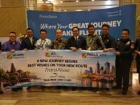 Perwakilan TransNusa dan mitra bandara dalam peluncuran rute TransNusa Melbourne–Bali di Bandara Internasional I Gusti Ngurah Rai.