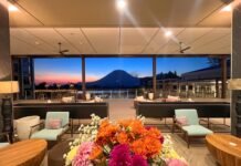 Pemandangan Gunung Lokon saat matahari terbenam dari area lounge Metland Marron Hotel Tomohon Sulawesi Utara