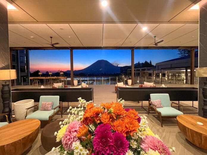Pemandangan Gunung Lokon saat matahari terbenam dari area lounge Metland Marron Hotel Tomohon Sulawesi Utara