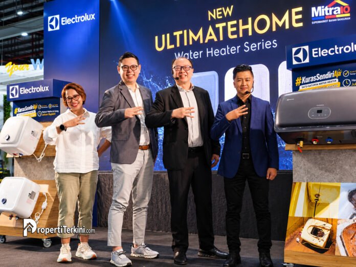 electrolux gandeng mitra10 boyong pemanas air ultimatehome tawarkan promo kuras sendiri aja Jajaran manajemen saat peluncuran Electrolux UltimateHome Series di Mitra10 QBig BSD City menghadirkan promo Kuras Sendiri Aja